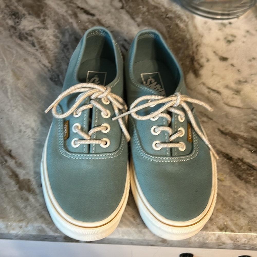 New Without Box Vans-Unisex Classic Design Sneake… - image 1